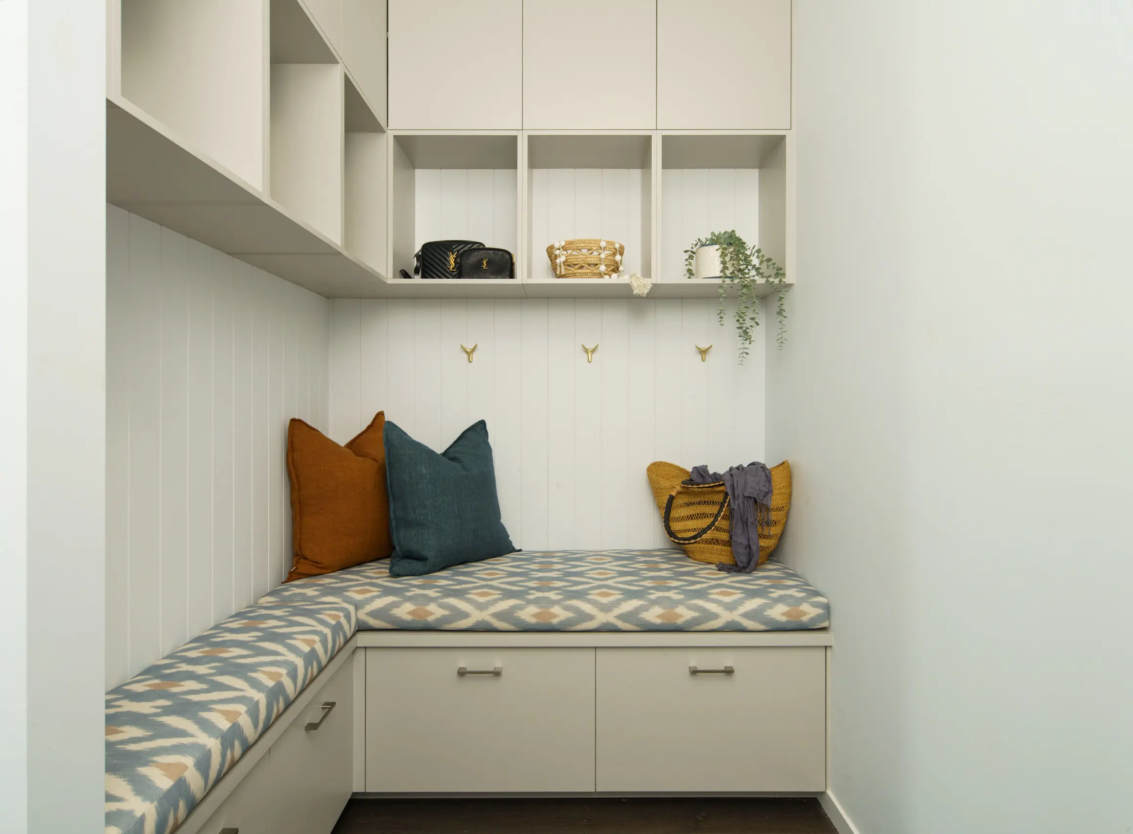 built-in-storage-bench-modern-design
